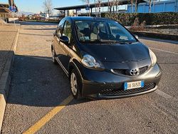 Grigio Usata 2005 Toyota Aygo Due volumi | 2800 € (Buon prezzo)