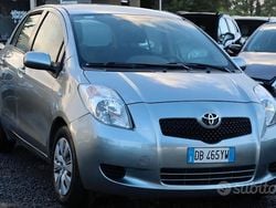 Grigio Usata 2006 Toyota Yaris Tre volumi | 3990 € (Cara)