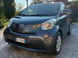 Grigio Usata 2011 Toyota iQ Due volumi | 7999 €