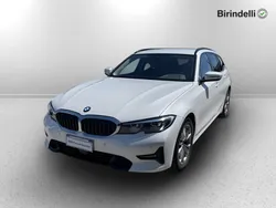 Minerl white metallizzato Usata 2021 BMW 320 Sport Line Station wagon | 31.000 € (Buon prezzo)