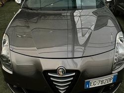 Usata 2010 Alfa Romeo Giulietta Due volumi | 4999 € (Ottimo prezzo)