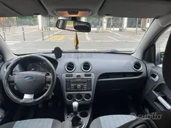 Usata 2008 Ford Fusion Tre volumi | 2900 € (Buon prezzo)