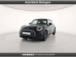 Enigmatic black Usata 2023 Mini Cooper SE Essential Due volumi | 19.980 € (Buon prezzo)