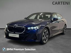 Tanzanite blue metallizzato Nuova 2025 BMW 520 M Sport Tre volumi | 63.850 € (Buon prezzo)