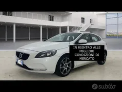 Bianco metallizzato Usata 2016 Volvo V40 Business Edition Station wagon | 8970 € (Buon prezzo)