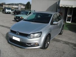 Argento Usata 2017 VW Polo Highline Tre volumi | 9750 € (Buon prezzo)