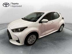 Bianco Usata 2025 Toyota Yaris Hybrid Active Tre volumi | 19.500 € (Buon prezzo)