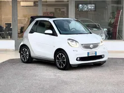 Bianco Usata 2017 Smart ForTwo Cabrio Cabrio | 13.900 € (Buon prezzo)