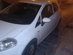 Bianco Usata 2010 Fiat Punto Due volumi | 2000 € (Buon prezzo)