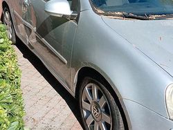 Grigio Usata 2005 VW Golf IV Tre volumi | 2000 € (Ottimo prezzo)