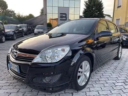 Nero Usata 2008 Opel Astra Cosmo Tre volumi | 3900 € (Cara)