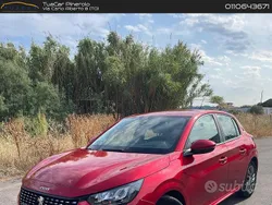 Rosso Usata 2021 Peugeot 208 Active Due volumi | 15.000 € (Buon prezzo)
