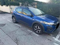 Blu Usata 2023 Dacia Sandero Stepway Tre volumi | 14.700 € (Buon prezzo)