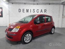 Arancione Usata 2005 Renault Modus Dynamique Monovolume | 2499 € (Buon prezzo)
