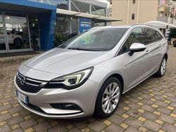 Argento metallizzato Usata 2016 Opel Astra Innovation Station wagon | 9800 € (Cara)
