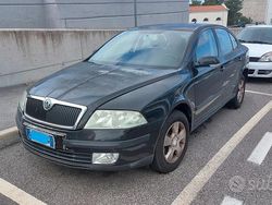 Nero Usata 2006 Skoda Octavia Ambiente Tre volumi | 490 € (Super prezzo)