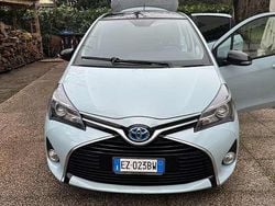 Usata 2015 Toyota Yaris Hybrid Active Tre volumi | 9700 € (Cara)