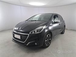 Nero Usata 2020 Peugeot 208 Signature Sky Due volumi | 9900 € (Buon prezzo)