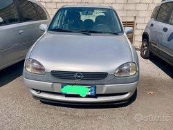 Usata 2000 Opel Corsa Due volumi | 600 € (Buon prezzo)