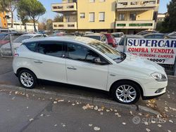 Bianco Usata 2014 Lancia Delta Due volumi | 4550 € (Buon prezzo)
