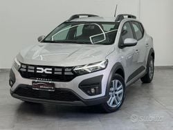 Grigio Usata 2023 Dacia Sandero Comfort Tre volumi | 14.500 € (Buon prezzo)