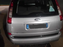Usata 2004 Ford C-MAX Monovolume | 1600 €