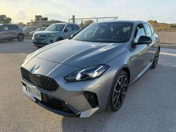 Grigio scuro Nuova 2025 BMW 118 M Sport Due volumi | 39.990 €