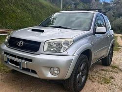 Usata 2004 Toyota RAV4 Sol SUV | 5000 € (Molto cara)