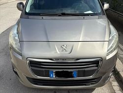 Grigio Usata 2014 Peugeot 5008 Monovolume | 7400 €