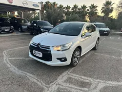 Bianco Usata 2015 DS Automobiles DS4 So Chic Tre volumi | 6000 € (Molto cara)