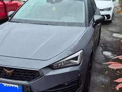 Grigio Usata 2023 Cupra Leon Tre volumi | 26.950 € (Buon prezzo)