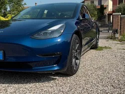 Usata 2021 Tesla Model 3 Tre volumi | 27.000 € (Buon prezzo)