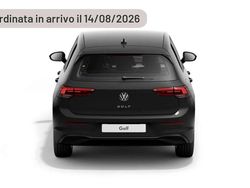 Argento Nuova 2025 VW Golf Life Tre volumi | 32.890 € (Buon prezzo)