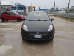 Grigio Usata 2009 Fiat Grande Punto Active Due volumi | 2900 € (Buon prezzo)