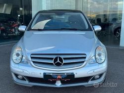 Grigio Usata 2006 Mercedes R320 Monovolume | 6999 € (Buon prezzo)