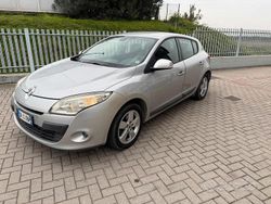 Grigio Usata 2009 Renault Mégane III Dynamique Tre volumi | 3450 € (Buon prezzo)