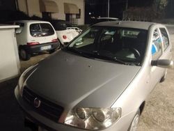 Grigio Usata 2006 Fiat Punto Due volumi | 2000 € (Buon prezzo)