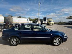 Blu Usata 2001 VW Passat Highline Tre volumi | 1600 € (Ottimo prezzo)