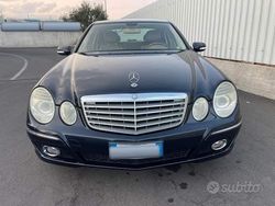 Blu Usata 2007 Mercedes E280 Avantgarde Tre volumi | 7500 € (Buon prezzo)