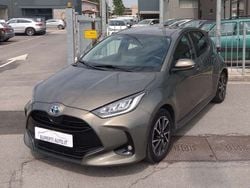 Bronzo Usata 2020 Toyota Yaris Hybrid Active Tre volumi | 14.800 € (Buon prezzo)