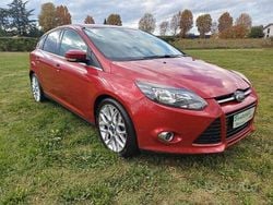 Rosso Usata 2014 Ford Focus Titanium Tre volumi | 7800 € (Buon prezzo)