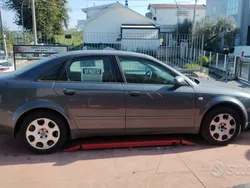 Grigio Usata 2001 Audi A4 Tre volumi | 1250 € (Buon prezzo)