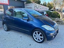 Blu Usata 2009 Mercedes A150 Elegance Coupé | 3999 € (Buon prezzo)