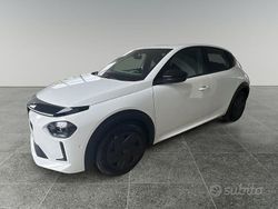 Nuova 2025 Lancia Ypsilon Due volumi | 17.990 € (Ottimo prezzo)