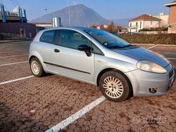 Usata 2007 Fiat Grande Punto Due volumi | 2500 € (Buon prezzo)