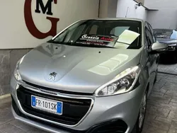 Usata 2018 Peugeot 208 Allure Due volumi | 8990 € (Ottimo prezzo)