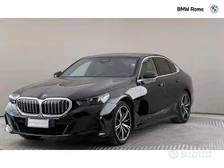 Black sapphire metallizzato Usata 2023 BMW 520 M Sport Tre volumi | 49.730 € (Super prezzo)