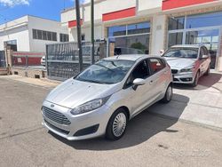 Grigio Usata 2015 Ford Fiesta Business Edition Due volumi | 7850 € (Buon prezzo)