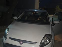 Bianco Usata 2011 Fiat Grande Punto Due volumi | 4000 € (Buon prezzo)