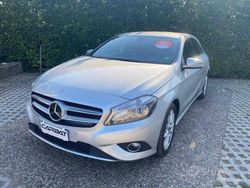 Giallo Usata 2014 Mercedes A180 Executive Tre volumi | 14.490 € (Cara)
